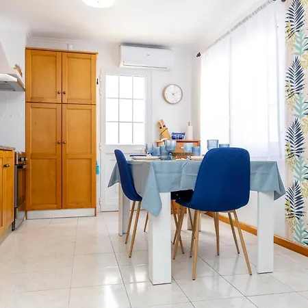 Square Apartment