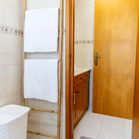 Square Apartment *